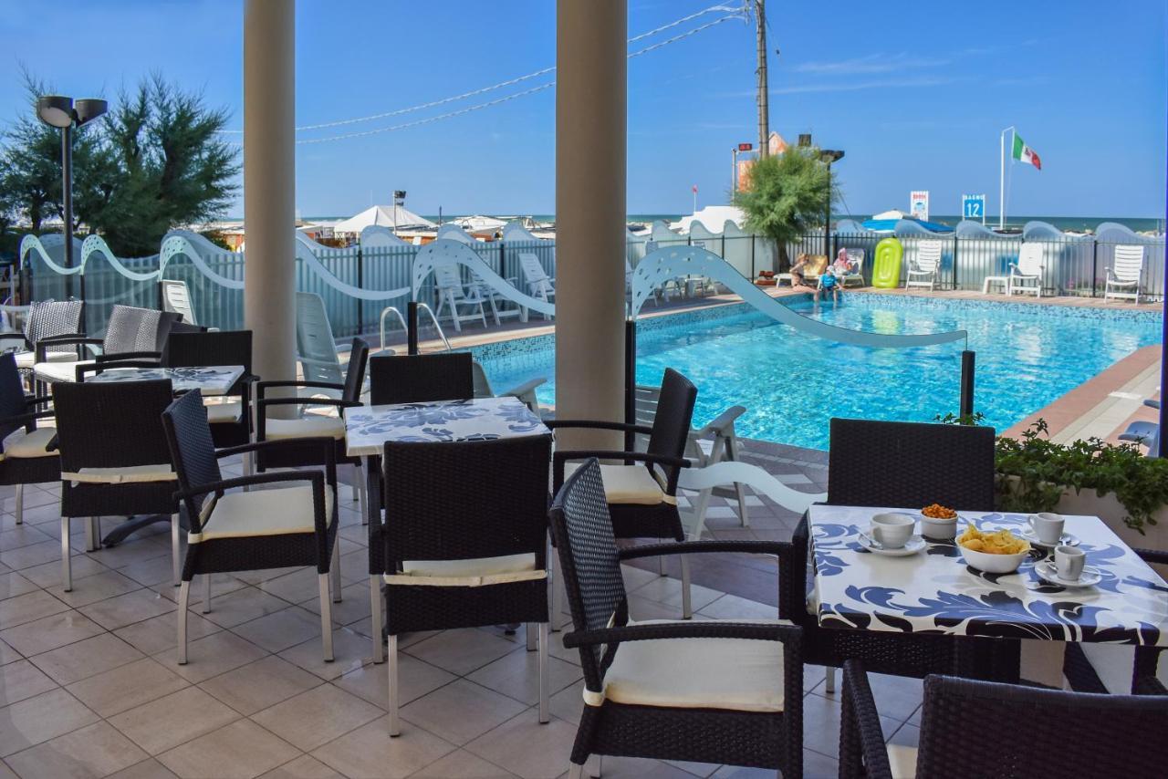Hotel Universal Беллария-Иджеа-Марина Экстерьер фото